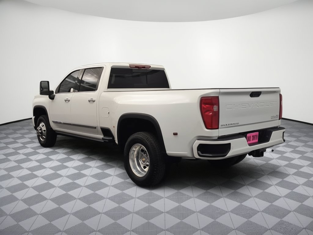Used 2026 Chevrolet Silverado 3500 High Country w/ Technology Package AWD/4WD image 3