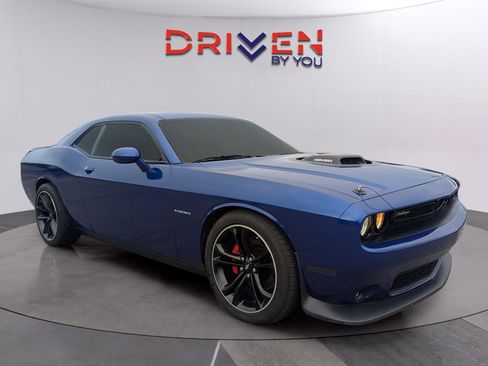 Used 2022 Dodge Challenger R/T w/ Shaker Package image 7