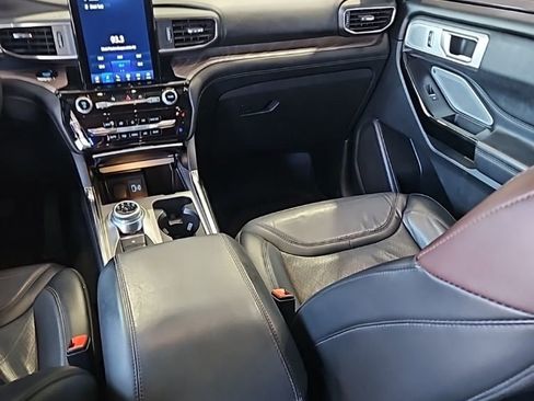 Used 2022 Ford Explorer Platinum w/ Equipment Group 601A image 27