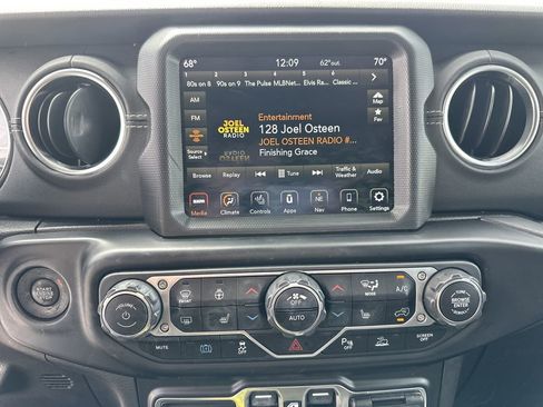 Certified 2022 Jeep Wrangler Unlimited Sahara w/ Cold Weather Group image 11