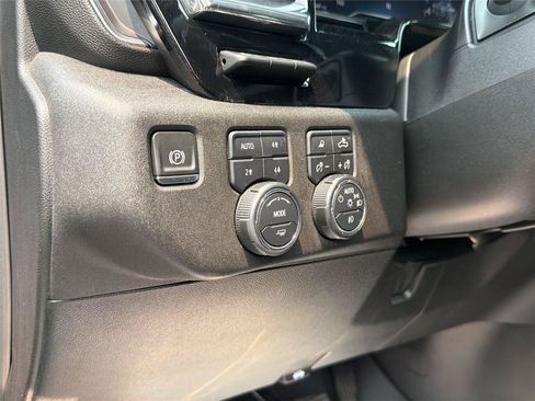 Used 2024 Chevrolet Silverado 2500 LTZ w/ LTZ Convenience Package AWD/4WD image 27
