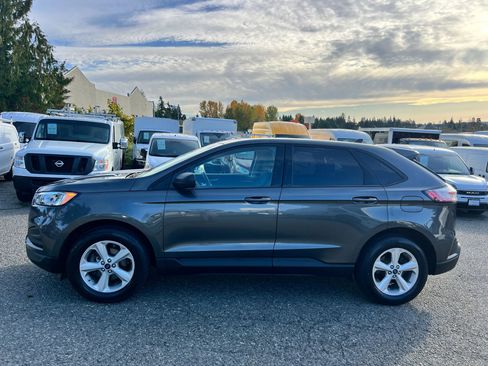 Used 2020 Ford Edge SE image 4