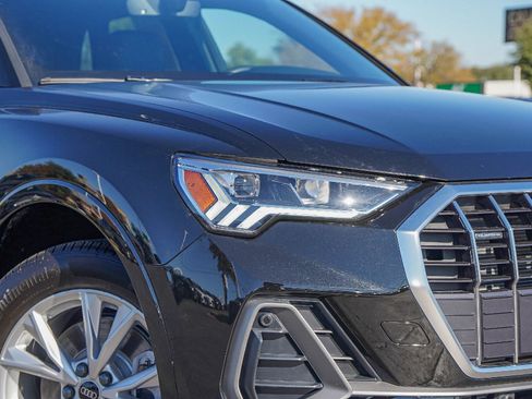 Certified 2025 Audi Q3 2.0T Premium Plus w/ Premium Plus Package image 2