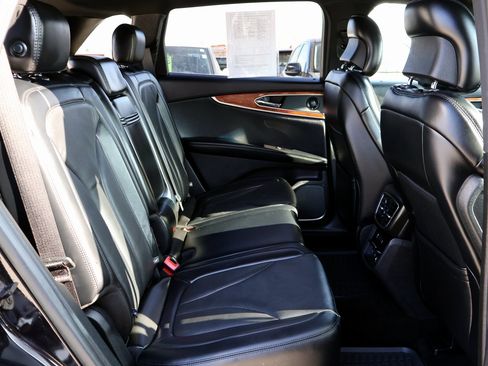 Used 2019 Lincoln Nautilus Reserve image 14