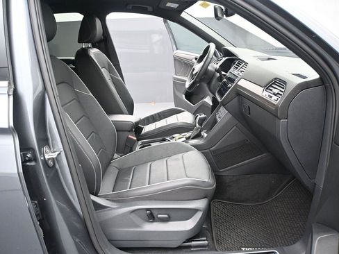 Certified 2024 Volkswagen Tiguan SEL R-Line AWD/4WD image 19