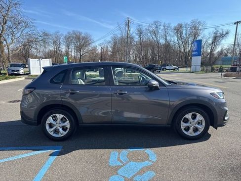 Used 2023 Honda HR-V LX image 9