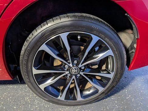 Used 2018 Toyota Corolla SE FWD image 11