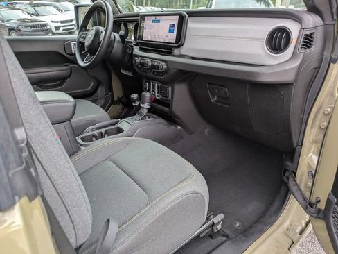 Used 2025 Jeep Wrangler Sport AWD/4WD image 16