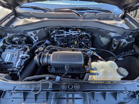 Certified 2023 Ford Explorer XLT w/ Equipment Group 202A image 10