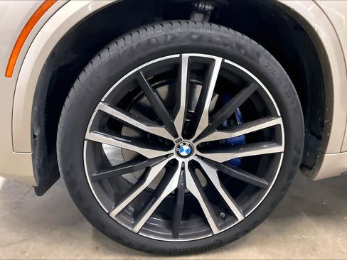 Used 2019 BMW X5 xDrive50i w/ M Sport Package image 12