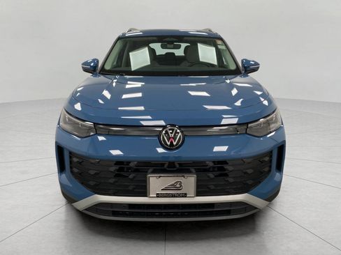 New 2025 Volkswagen Tiguan SE image 10