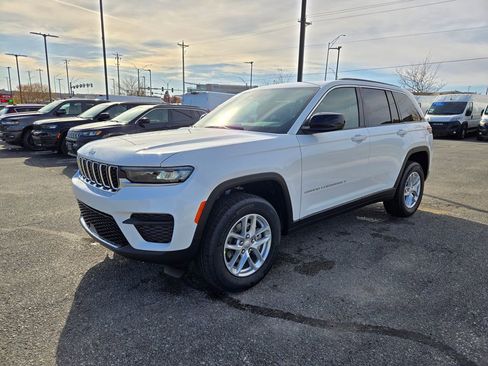 New 2025 Jeep Grand Cherokee Laredo X image 8