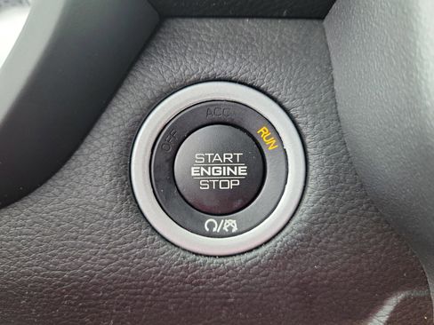 Used 2023 RAM 1500 Big Horn AWD/4WD image 25