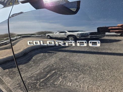 Used 2024 Chevrolet Colorado W/T image 4