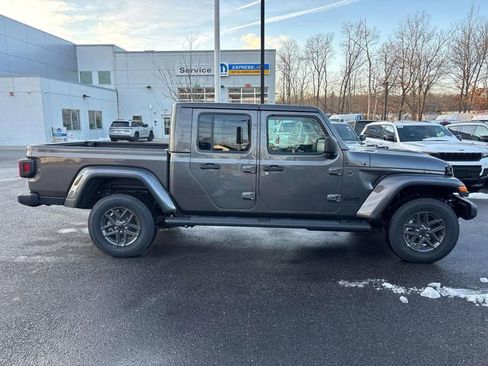 New 2026 Jeep Gladiator Sport image 2