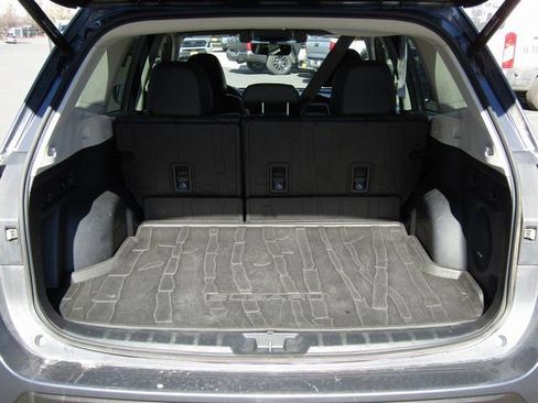Used 2020 Subaru Forester Limited image 30