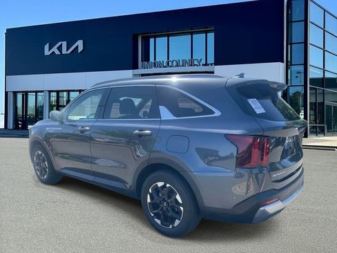 Certified 2024 Kia Sorento S FWD image 8