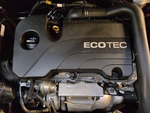 Used 2020 Chevrolet Equinox LT w/ Driver Convenience Package image 30