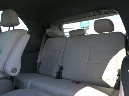 Used 2024 GMC Acadia Elevation w/ Luxury Package FWD image 10