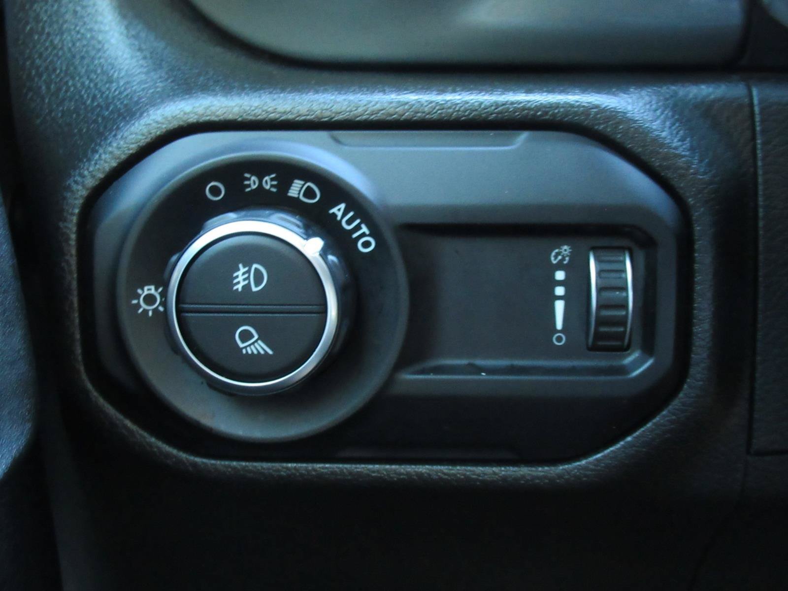 Used 2023 Jeep Gladiator Overland AWD/4WD image 22