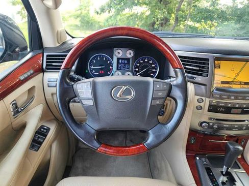 Used 2010 Lexus LX 570 4WD image 22