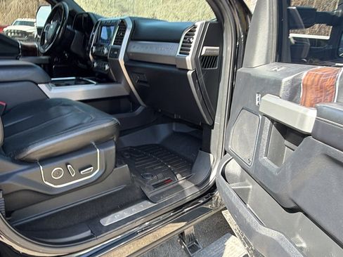 Used 2017 Ford F250 Platinum w/ Platinum Ultimate Package image 18