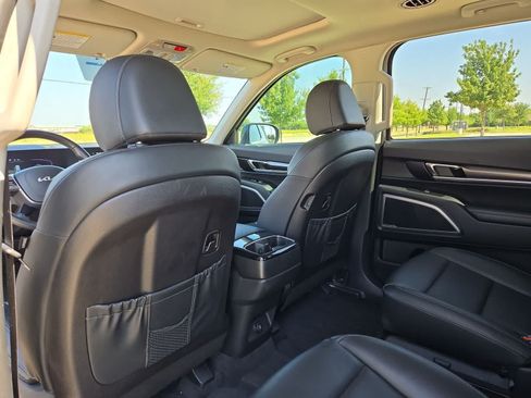 Certified 2024 Kia Telluride S w/ S Sunroof Package AWD/4WD image 16