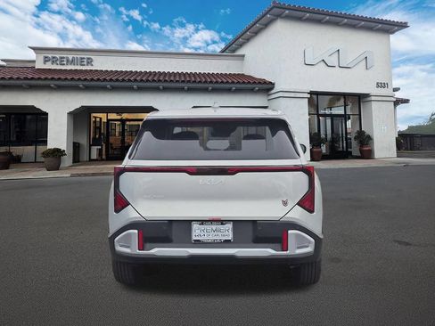 New 2027 Kia Seltos LX FWD image 7