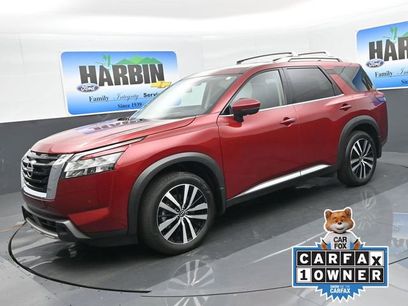 Used 2024 Nissan Pathfinder Platinum w/ Cargo Package
