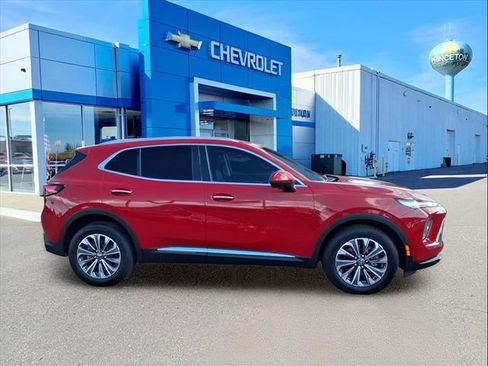 Used 2025 Buick Envision Preferred AWD/4WD image 2