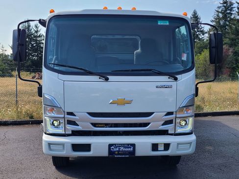 New 2024 Chevrolet Low Cab Forward image 4