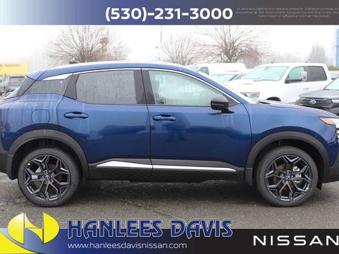 New 2026 Nissan Kicks SR w/ SR Premium Package FWD image 6