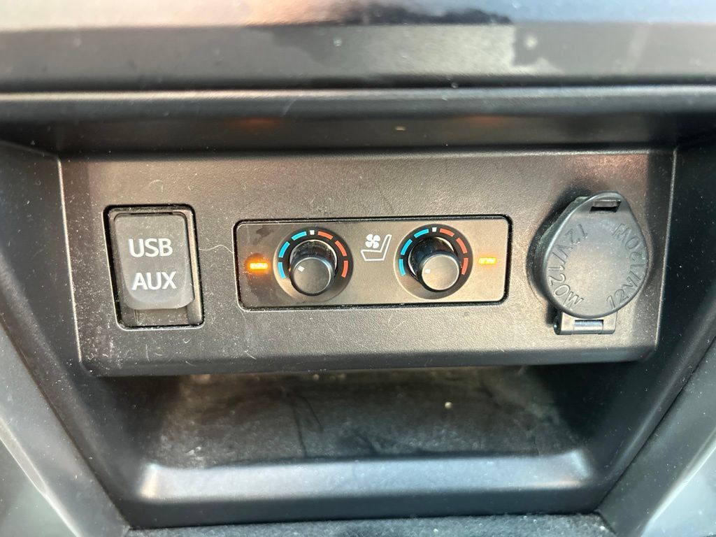 Used 2018 Toyota 4Runner Limited AWD/4WD image 28