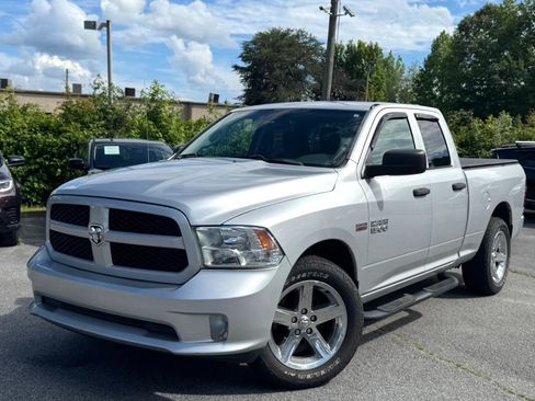 Used 2017 RAM 1500 Express RWD image 3