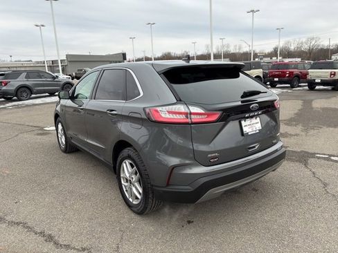 Used 2024 Ford Edge SEL image 3
