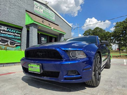 Used 2013 Ford Mustang Coupe RWD image 2