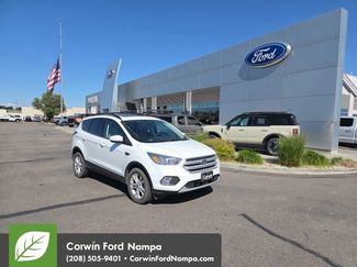 Used 2018 Ford Escape SE w/ Ford Safe & Smart Package AWD/4WD video 2