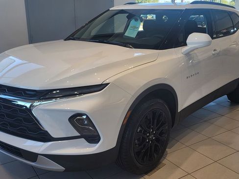 New 2025 Chevrolet Blazer LT w/ Convenience Package image 3