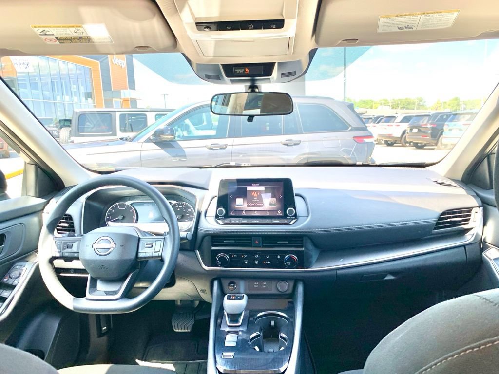 Used 2026 Nissan Rogue S FWD image 25