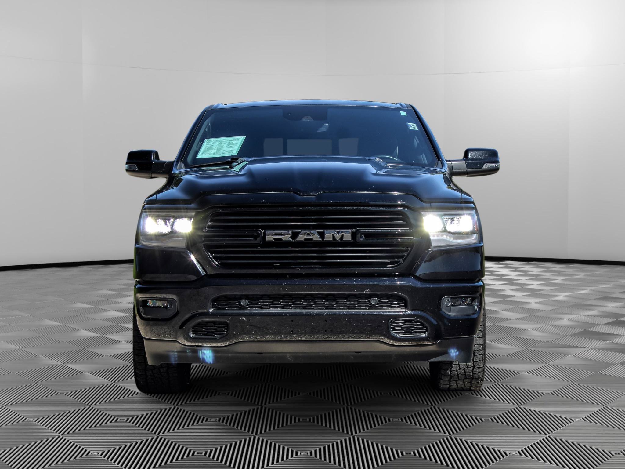 Used 2023 RAM 1500 Laramie AWD/4WD image 4