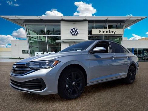 Certified 2024 Volkswagen Jetta SE w/ Panoramic Sunroof Package FWD image 2