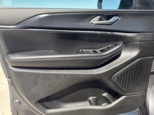 Used 2023 Jeep Grand Cherokee L Laredo RWD image 16