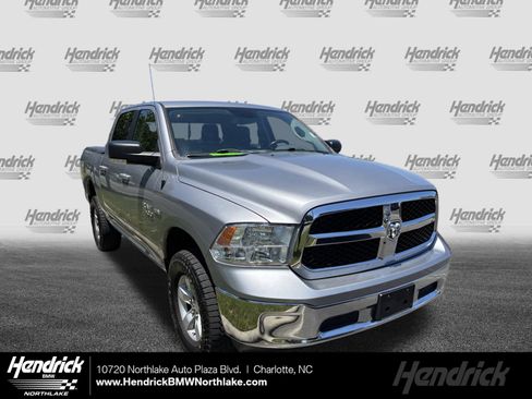 Used 2019 RAM 1500 Classic SLT w/ Luxury Group AWD/4WD image 1