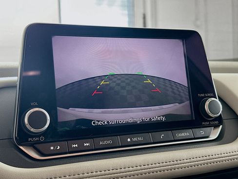 Used 2023 Nissan Rogue SV image 22