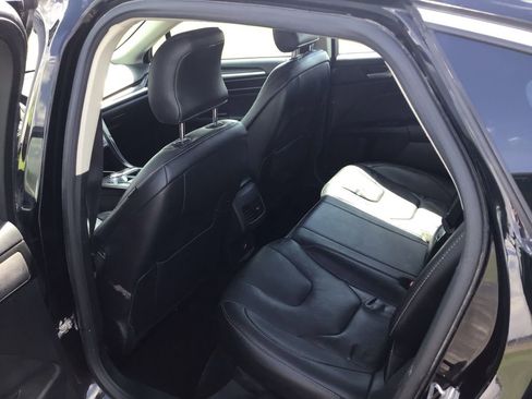 Used 2017 Ford Fusion Titanium FWD image 10
