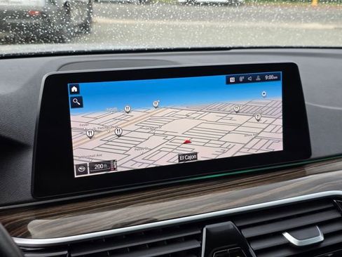 Used 2020 BMW 540i w/ Executive Package image 32