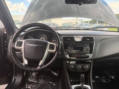 Used 2013 Chrysler 200 Touring FWD image 23