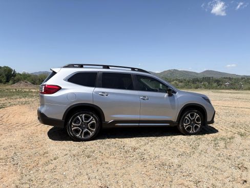 New 2026 Subaru Ascent Limited AWD/4WD image 8