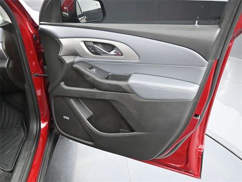 Used 2021 Chevrolet Traverse LT w/ LT Premium Package image 29