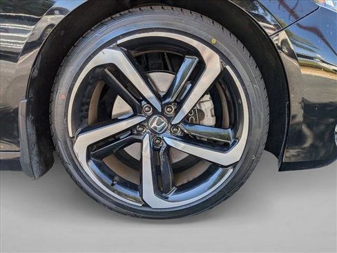 Used 2018 Honda Accord Sport image 20